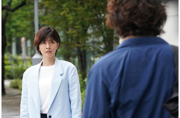 内田有紀、佐々木蔵之介「ラストノート」第2話（C）フジテレビ
