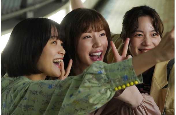 深川麻衣、仲里依紗、のん「Tokyo middle 30」第1話（C）フジテレビ