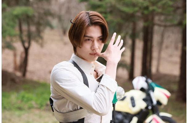 今井竜太郎(万津莫/仮面ライダーゼッツ)(C)映画「ゼッツ・ギャバン インフィニティ」製作委員会 (C)石森プロ・テレビ朝日・ADK EM・東映