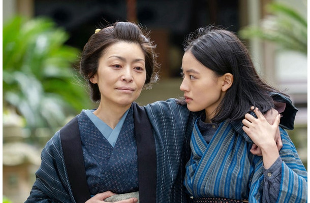 内田慈、上坂樹里「風、薫る」第85話（C）NHK