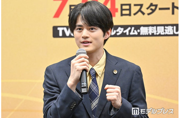 「リーガルビート -逆転の法廷-」記者会見に出席した鈴鹿央士（C）モデルプレス