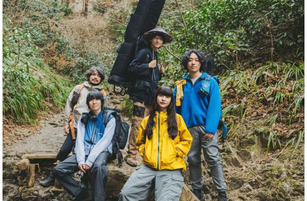 スーパー登山部、8月11日の“山の日”に心を解放するネイチャー・ポップチューン「道草」配信リリース