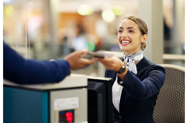 45歳、手取り21万円、「道ならぬ恋」歴10年…。航空会社スタッフが見た地獄とは