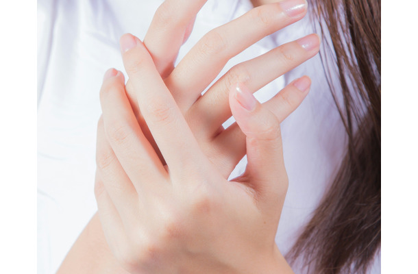 「朝、指がこわばる」どうせ更年期だろうと放置していた40代女性が「病院で告げられた診断」とは【2026年お盆スペシャル】