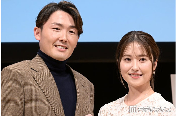 源田壮亮選手、衛藤美彩(C)モデルプレス
