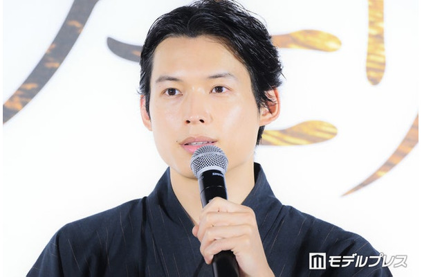 映画「白鳥とコウモリ」 納涼大ヒット祈願イベントに出席した松村北斗(C)モデルプレス