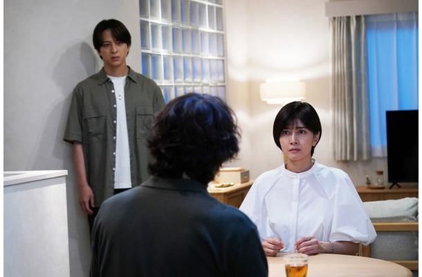寺西拓人、佐々木蔵之介、内田有紀「ラストノート」第8話(C)フジテレビ
