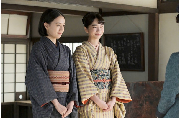 上坂樹里、見上愛「風、薫る」第111話(C)NHK