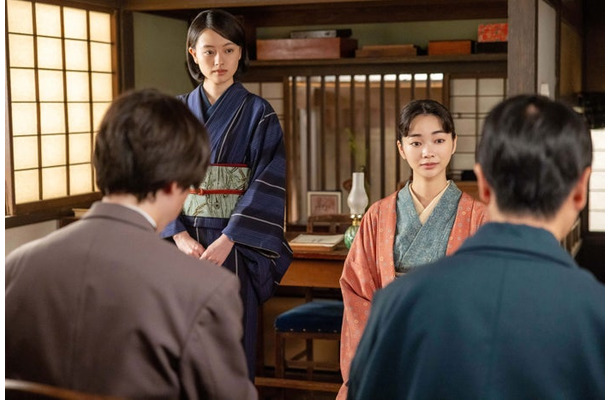 上坂樹里、見上愛「風、薫る」第112話(C)NHK