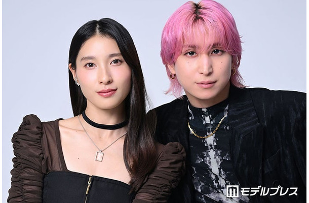 モデルプレスのインタビューに応じた土屋太鳳、佐久間大介（C）モデルプレス