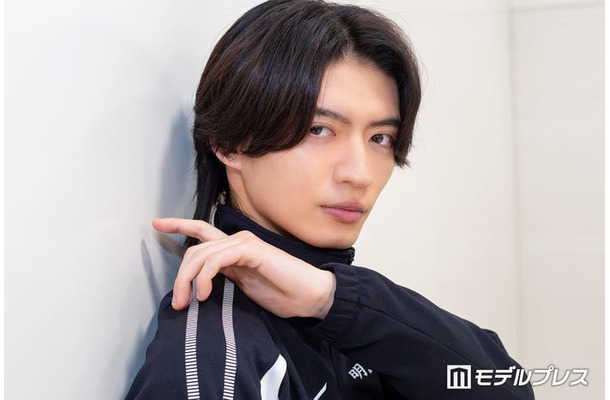 インタビューに応じた杢代和人(C)モデルプレス
