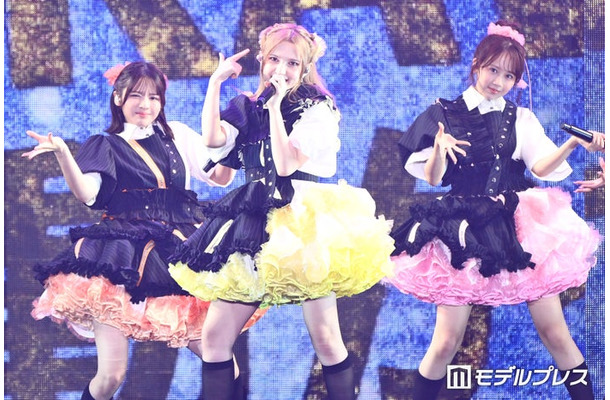 FRUITS ZIPPER（C）モデルプレス