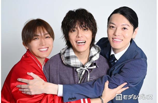 (左から)室将也、室龍太、室たつき(C)モデルプレス