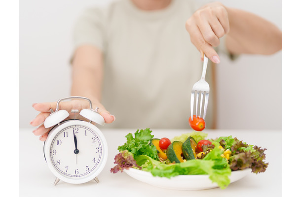 ベジファーストより効果的!? 身近な食材で太らない体質に!満腹感も得られる「ダイエットの新・食前習慣」を専門医が解説