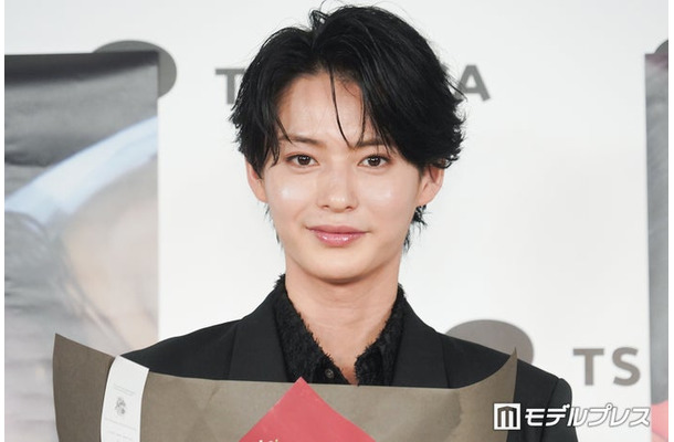 1st写真集「Butterfly」発売記念イベントに出席した冬野心央(C)モデルプレス