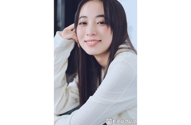 モデルプレスのインタビューに応じた近藤華（C）モデルプレス
