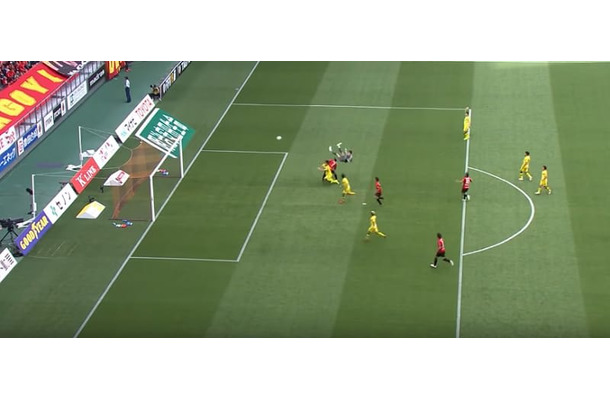 日本代表GK中村航輔、「頭から落下」の負傷シーンが完全に恐怖だった…