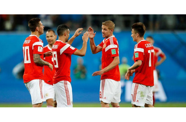 ロシア代表批判の歌手、「新曲」まで作って謝罪…称賛を集める