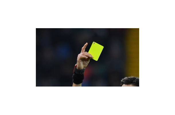 「わざと失点しろ」驚愕命令の元国際審判、3ヶ月の活動停止に