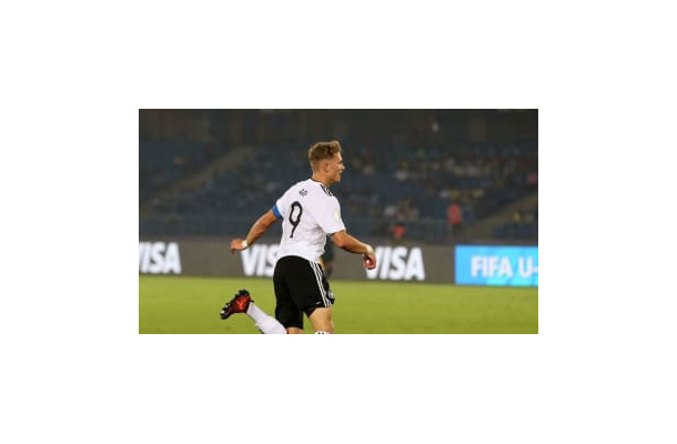 バイエルン、ハンブルガーから19歳の超新星を獲得！異例の「加入時期は未定」