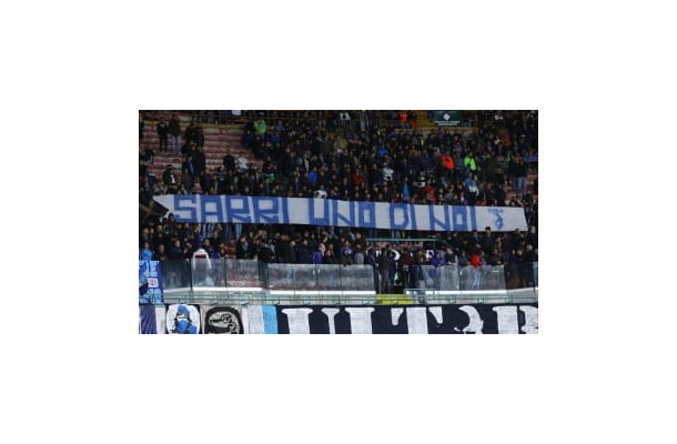 ナポリの皮肉が強烈！「裏切り者」サッリ監督に贈るビデオが話題に