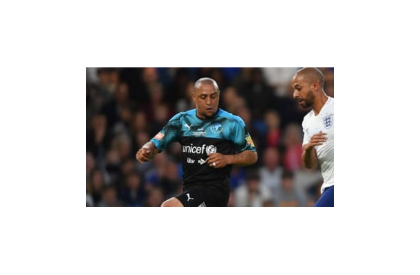 ロベカル、やっぱりすげぇ！本人もポストした「仰天ヒールパス」 がこれ