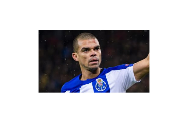 中島翔哉へのファウルに怒る！？重鎮ペペの「激昂シーン」がこれ