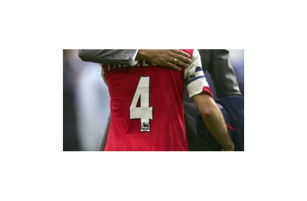 なんで？背番号「4」を付ける10名の“攻撃的”サッカー選手