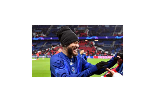 ネイマール、大はしゃぎ！PSG選手をマジで怒らせた「超テク」がこれ