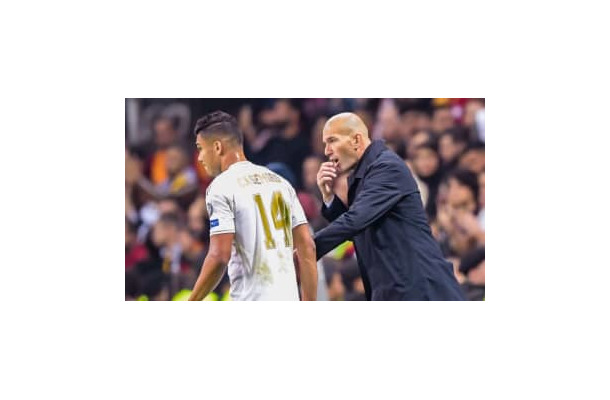 ジダン監督、カゼミロを「化物め！」と呼ぶ　その瞬間の表情がこれ