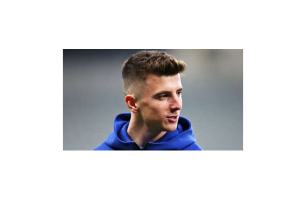 マウント、これマジ映像？「2つのボールを同時に穴へ」蹴り込む