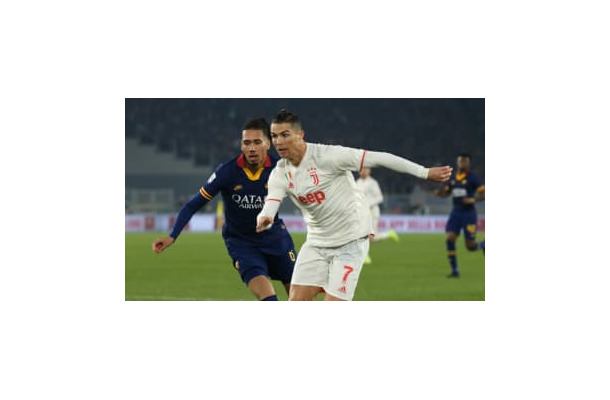 34歳ロナウド、あのスモーリングを餌食にした「スーパーテク」がこれ