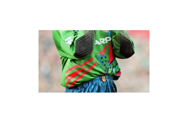 90年代イングランドサッカー、「色やデザインが酷かったGKユニフォーム」5着