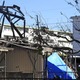 住宅火災、夫婦の安否不明
