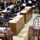 首相、感染症法改正時期示さず