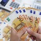 ユーロとドル、ほぼ等価に
