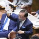 維新・猪瀬氏、脱マスク質問不発