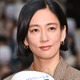 「笑うマトリョーシカ」清家（櫻井翔）の表情・植物の花言葉…意味深なメインビジュアルに考察飛び交う「違和感ありまくり」「リンクする」