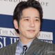 二宮和也、ドラマ共演先輩と“THE・後輩立ち”で仲良しショット「嬉しいお言葉」