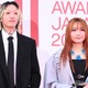 YOASOBI、レッドカーペットでお揃いスタイリング披露【MUSIC AWARDS JAPAN】