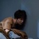 Snow Man渡辺翔太、怪奇現象にうなされる 事故物件の“謎”迫る場面写真解禁【事故物件ゾク 恐い間取り】