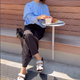ブルーが主役！色から季節を投入。初夏モードな大人かわいいパンツコーデ【40代の毎日コーデ】