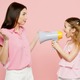 「褒めて育てたはずなのに、なにかがおかしい」反抗期の娘に感じた、“褒め育て”の意外な副作用