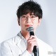 嵐・松本潤、相葉雅紀＆櫻井翔主演ドラマをアピール 愛ある呼びかけに黄色い歓声飛ぶ【19番目のカルテ】
