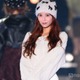 白間美瑠、ミニスカで美太もも全開 ビーニー帽でトレンド感プラス【関コレ2025A/W】
