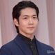 松下洸平、結婚後初の公の場 報道陣からの問いかけに笑顔