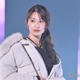 桜井玲香、大人っぽい表情に釘付け ダウン×黒ワンピで冬の装い【TGC2025A/W】