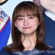 影山優佳、タイトミニTから美ウエスト披露「今年1のお気に入り写真です」