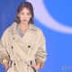 元日向坂46佐々木久美、スタイル際立つ秋コーデ クールな表情で魅了【ガルアワ2025AW】