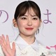 山田杏奈、美脚際立つミニワンピース姿「スタイル抜群」「似合ってる」の声